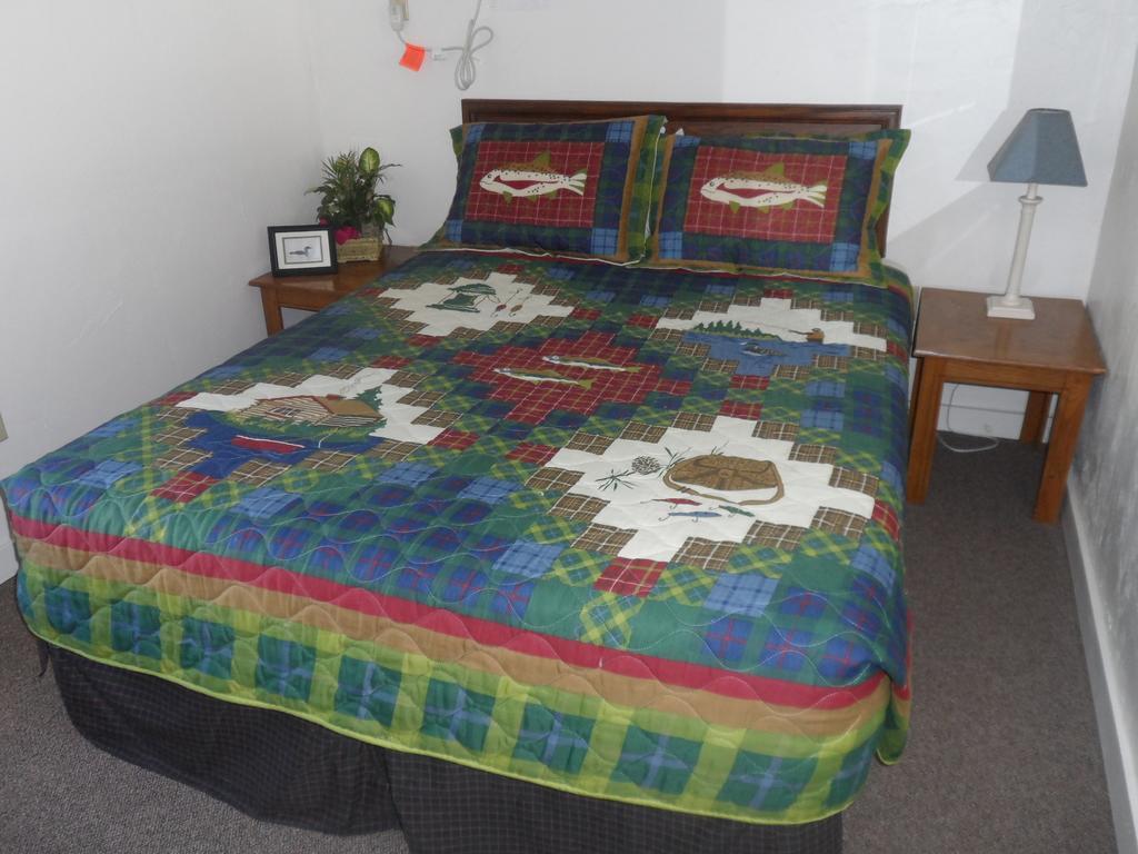 White Oak Motel & Cottages Holderness Room photo