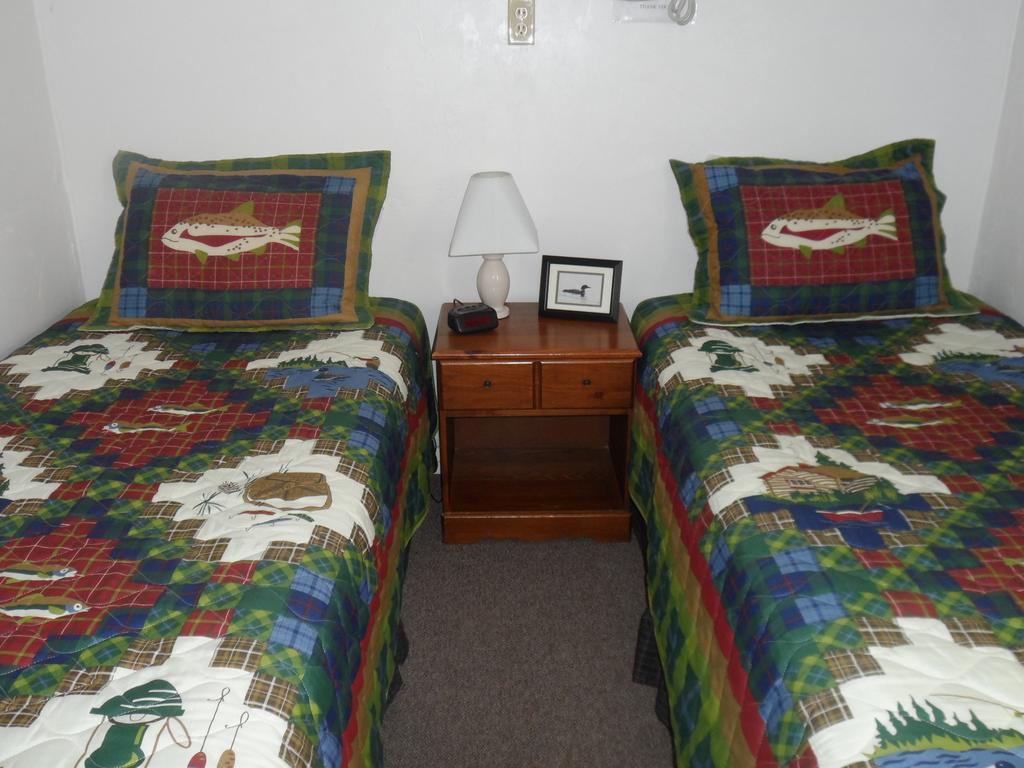 White Oak Motel & Cottages Holderness Room photo