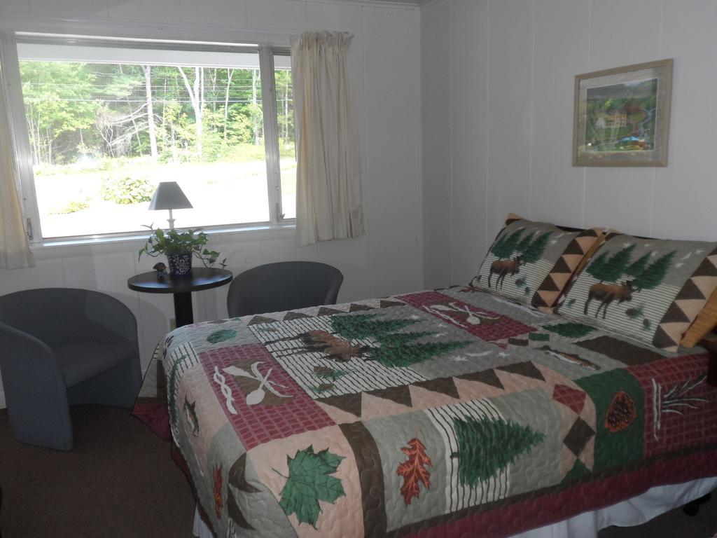 White Oak Motel & Cottages Holderness Room photo