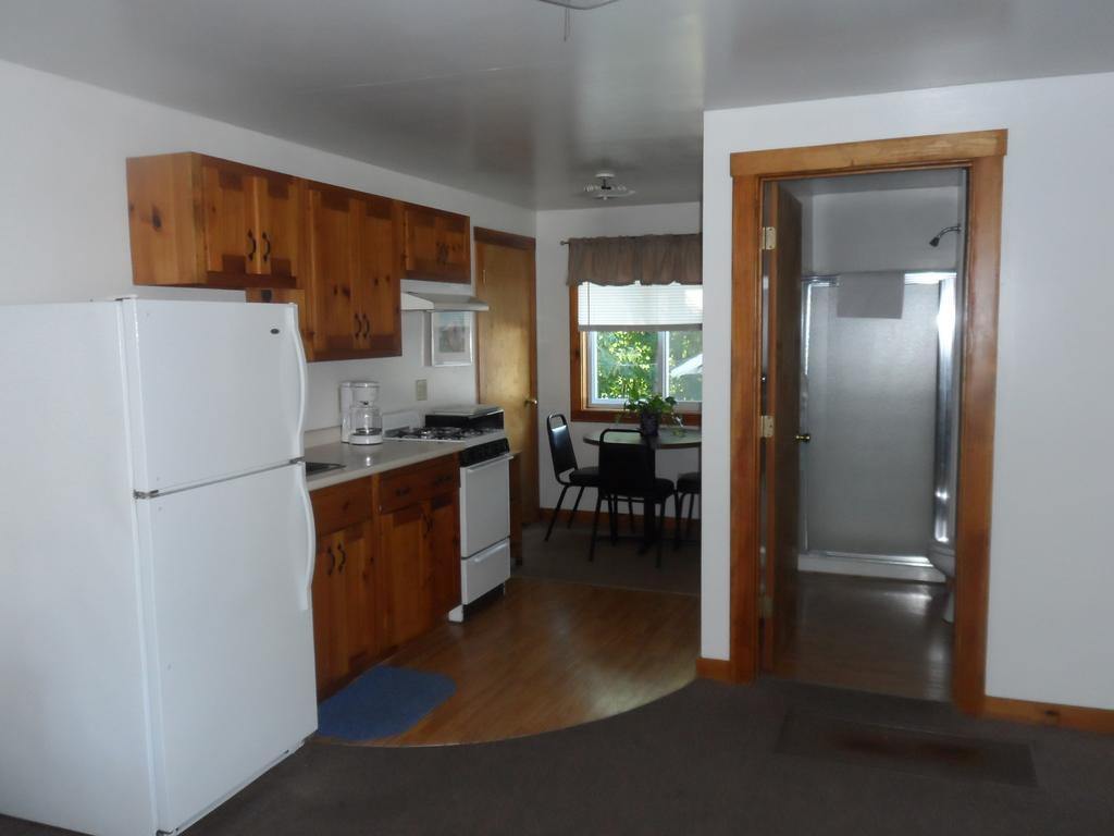 White Oak Motel & Cottages Holderness Room photo