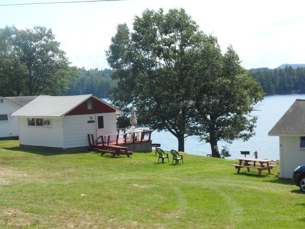 White Oak Motel & Cottages Holderness Room photo
