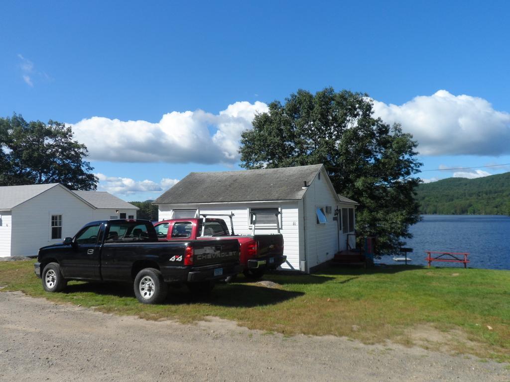 White Oak Motel & Cottages Holderness Exterior photo