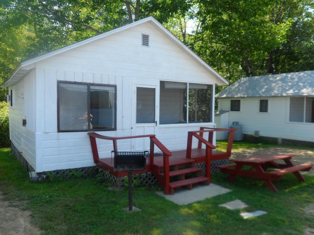 White Oak Motel & Cottages Holderness Room photo
