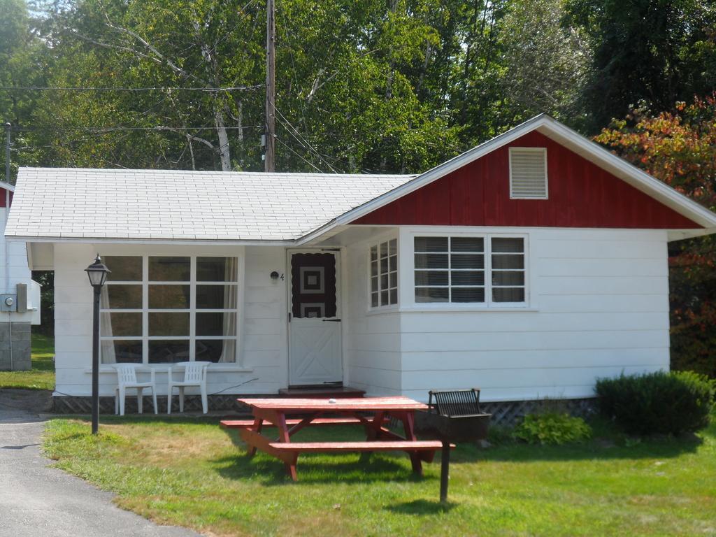 White Oak Motel & Cottages Holderness Room photo