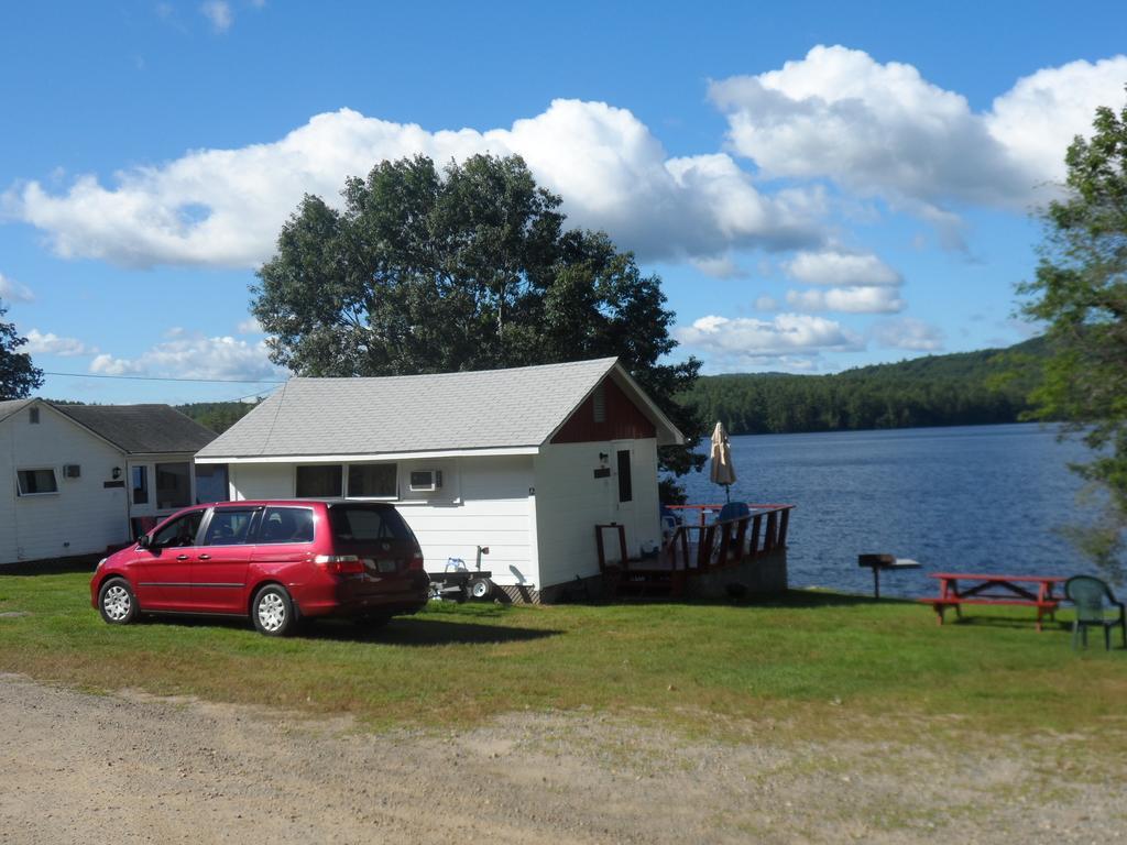 White Oak Motel & Cottages Holderness Room photo